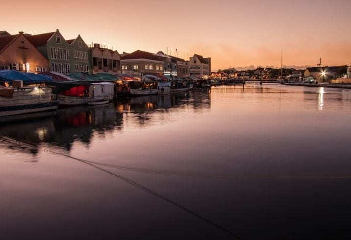 Curacao Willemstad at night