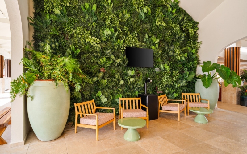 Livingstone-Lobby1van5