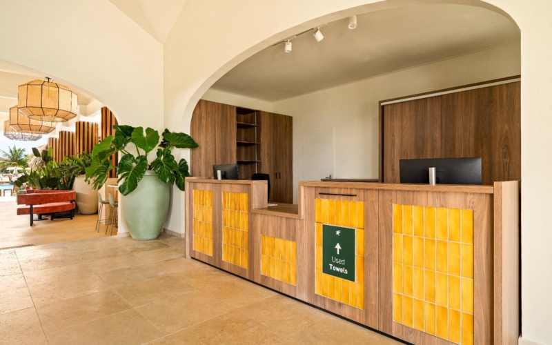 Livingstone-Lobby5van5